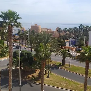 apartamento-en-roquetas-con-vistas-al-mar.es-andalucia.com/